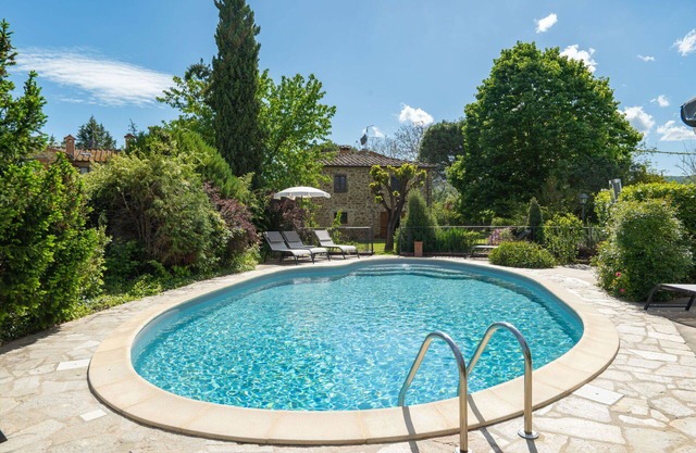 Wonderful private villa with WIFI, private pool, TV, pets allowed, panoramic view and parking