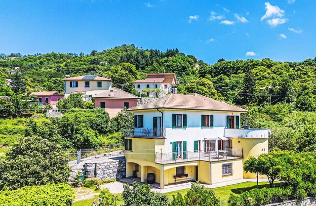Wonderful private villa for 14 people with WIFI, TV and patio