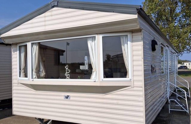 Wonderful 6 berth caravan in Norfolk at Heacham Beach, ref 21012E