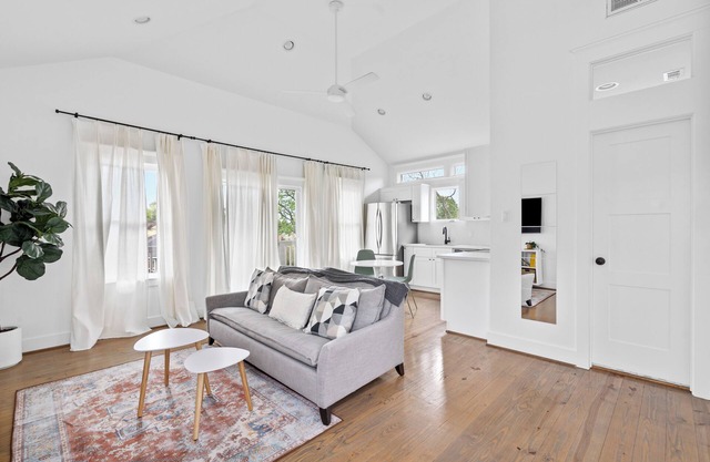 Wonderful Getaway 1BR with Balcony Views