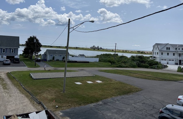 Wonderful One Bedroom Pond View Unit One Block From Misquamicut Beach