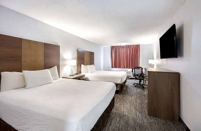 Wonderful Place To Stay! 2 Accessible Units! Close to Performing Arts Center!