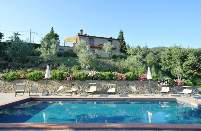 Wonderful private villa with private pool, WIFI, A/C, TV, terrace, panoramic view, close to Cortona