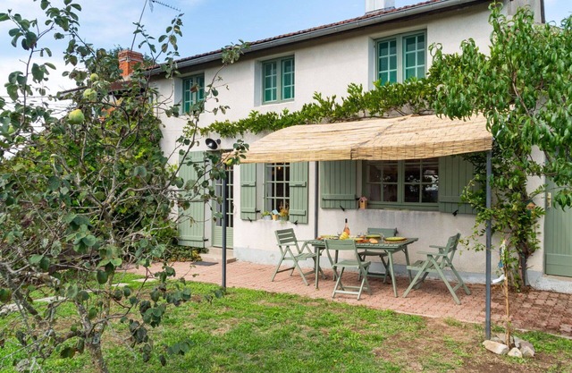 Wonderful private villa for 4 people with WIFI, TV, terrace, pets allowed and parking