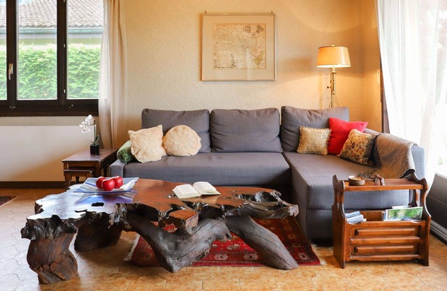Wonderful private villa for 4 guests with WIFI, TV, pets allowed and parking