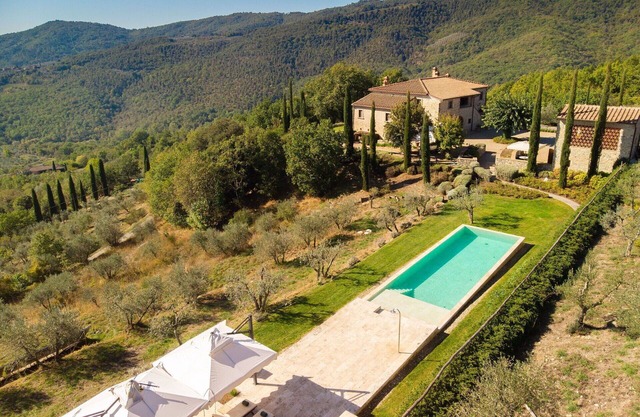Wonderful private villa with WIFI, private pool, A/C, TV, patio, panoramic view and parking