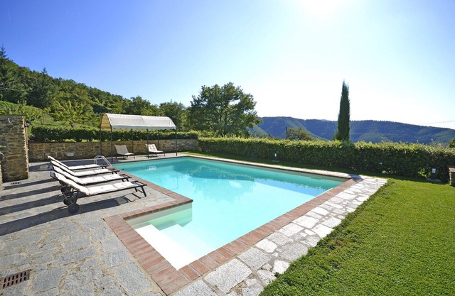 Wonderful private villa with WIFI, A/C, private pool, TV, patio and panoramic view, close to Cor.