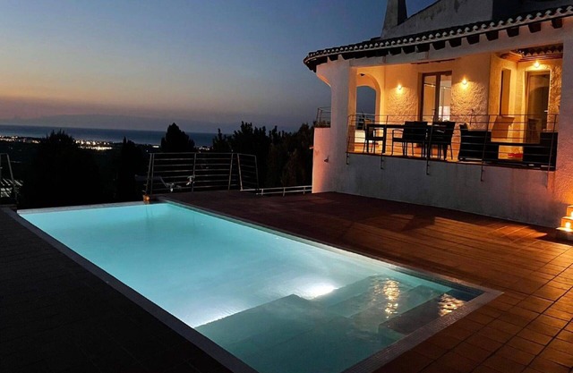 Wonderful private villa for 6 people with private pool, A/C, WIFI, TV, patio and parking