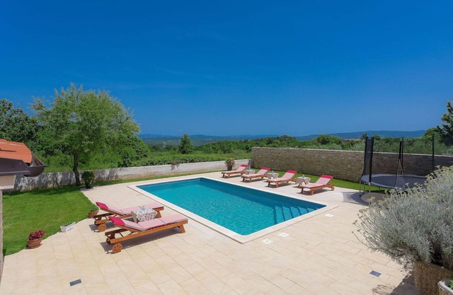 Wonderful private villa for 10 people with WIFI, private pool, A/C, TV and terrace