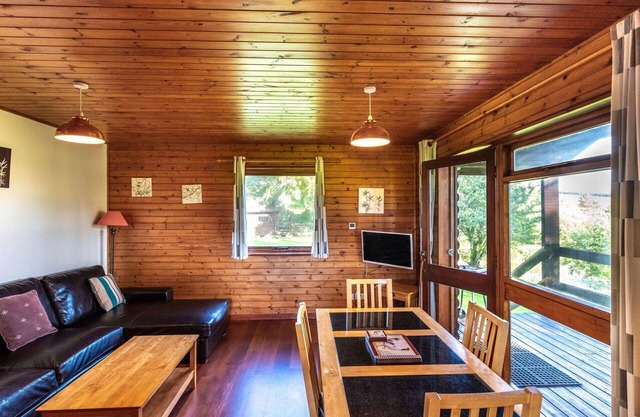 Wonderful private villa for 4 guests with WIFI, hot tub, TV, patio, pets allowed and panoramic v.