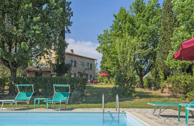 Wonderful private villa for 10 guests with WIFI, private pool, TV, terrace, pets allowed and par...