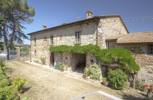 Wonderful villa for 6 guests with WIFI, TV, terrace, pets allowed and panoramic view