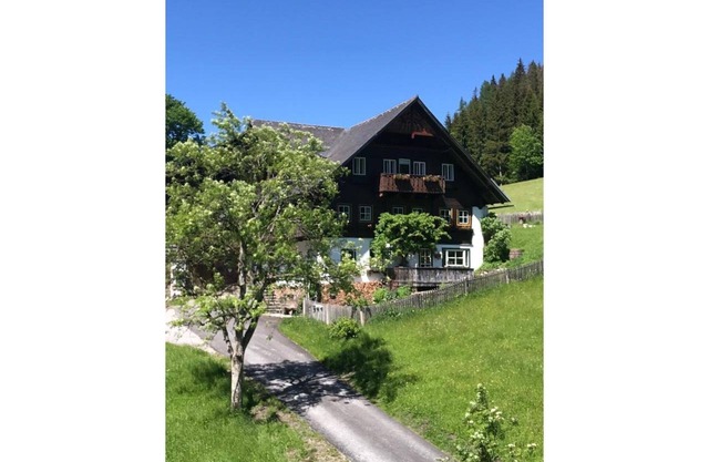 Wonderful villa for 11 guests with WIFI, balcony, pets allowed and parking