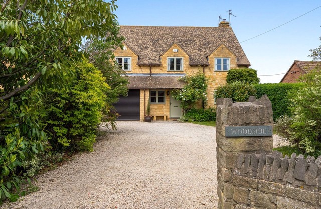 Woodside Cottage - sleeps 8 guests in 4 bedrooms
