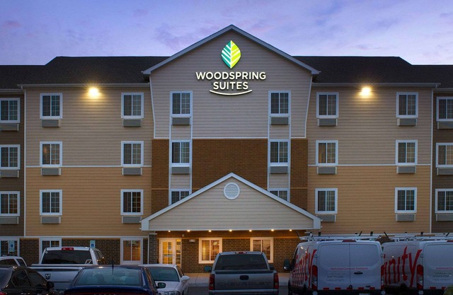 WoodSpring Suites Chicago Romeoville