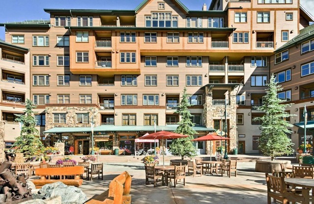 WP Base! Zephyr Mtn Ldge 1BR Ski In/Out, Smart TVs, solo WiFi, NEW BATH & CARPET