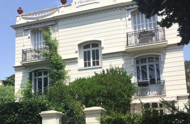 Wunderschöne Wohnung in Jugendstilvilla am Hafen