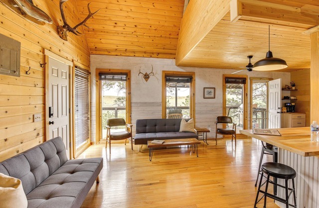 Wyoming Cabin ~ 2 Mi to Glendo State Park!