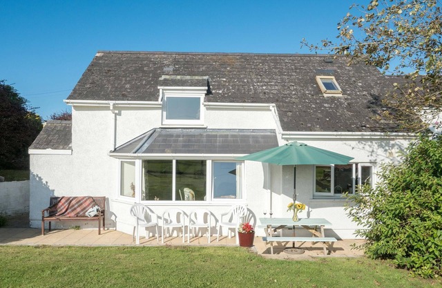 Y Bwthyn, Cardigan - Two Bedroom Cottage, Sleeps 4