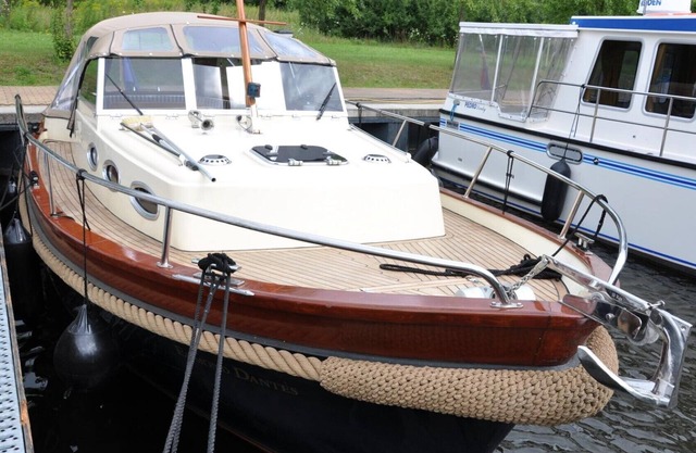 Yacht Antaris Cruiser MK 825 for 2 + 1 people.