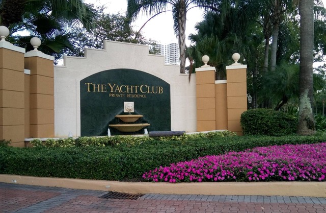 Yacht Club Aventura 2 BR + 2 BA Completely NEW and equipped Apt