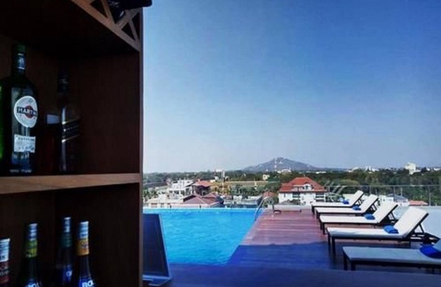 Yadanarpon Dynasty Hotel