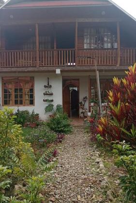Yanesh Haus cuartos