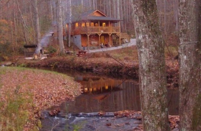 Yellow Creek Cabin, Secluded, on Creek, N.C. Trout Stream, near Fontana