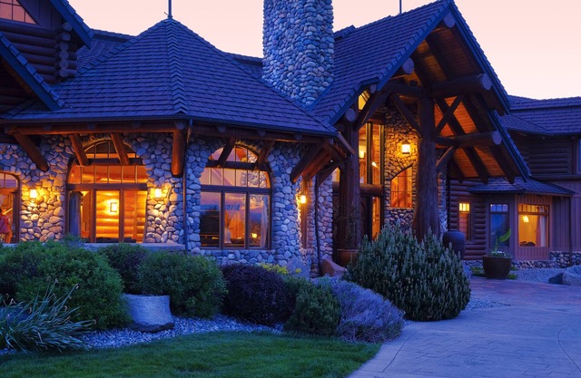 Yellowhawk Resort Main House, luxury lodging in the heart of Wine Country.n