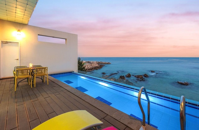 Yeongdeok The Best Pool Villa
