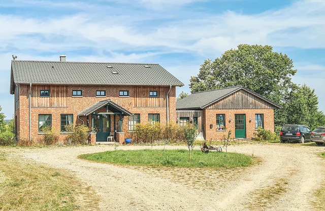 You like to be outside on vacation and spend a lot of time in nature? Use this vacation home with as