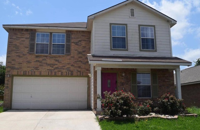 Your Ideal Getaway Home! Close to UTSA & Six Flags