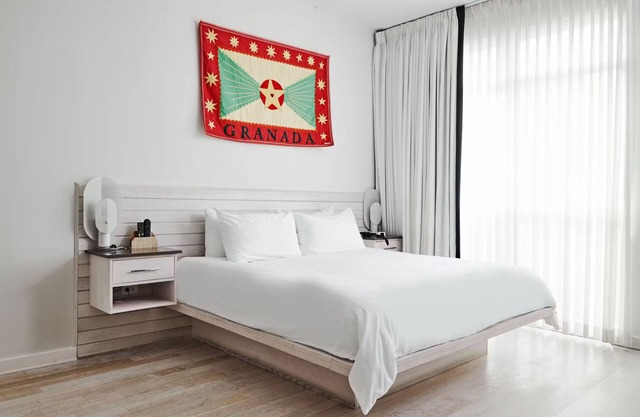 Your Relaxing Getaway: Spacious & Well-Appointed Rooms Ideal for Couple Stay