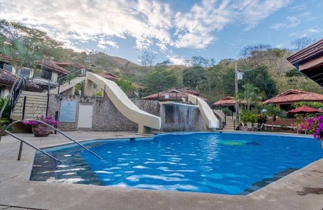 Your Villa Retreat for 2 to 6 Guests