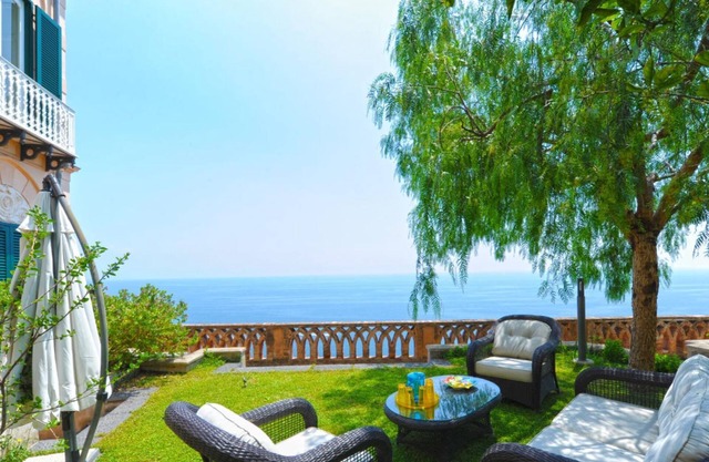 Zaffiro, Exclusive Apartment in Amalfi, close to beach and private garden