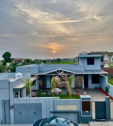 ZenRoofs - Pool Farm House