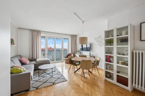 Zentrales park-side Apartment - 2BR - free parking - 2 Balkone