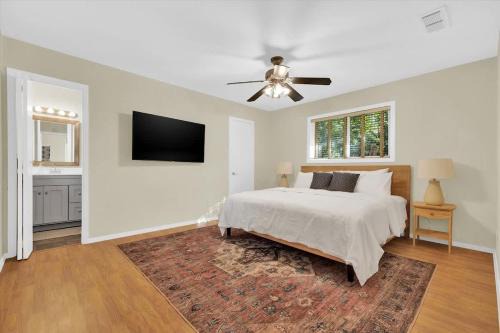 Zilker Home 3 Bedroom 2 Bath with Backyard