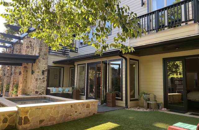 Zilker Park, walk to restaurants heated pool, large house!