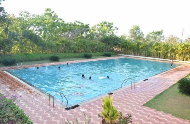 Zip Raashi Farm