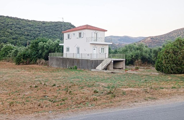 Zoi's Hοuse.Vacation home in Mani near Vathi beach