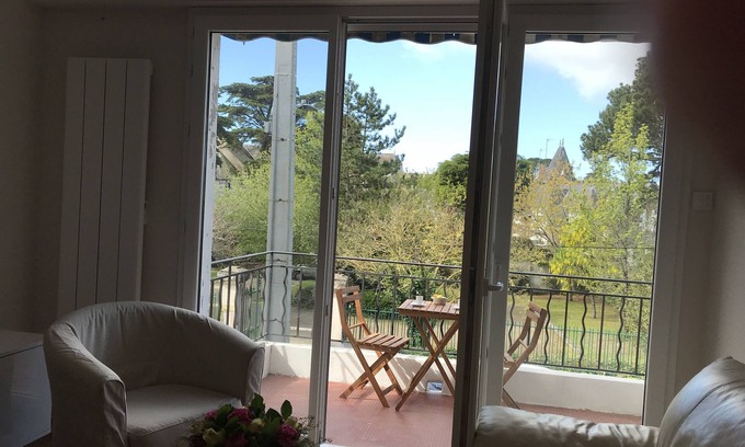 La Baule-Escoublac Apartment | Explore a Renovated Oceanfront Apartment Near Lesplanade Benoît