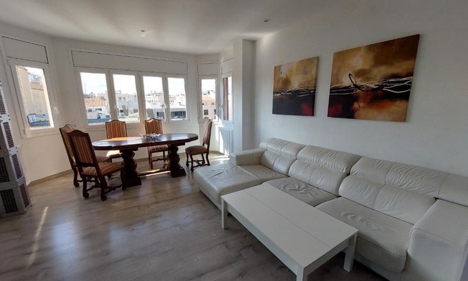 Eixample Apartment | Charming Apartment in Central Girona - Guest Rated 9.3