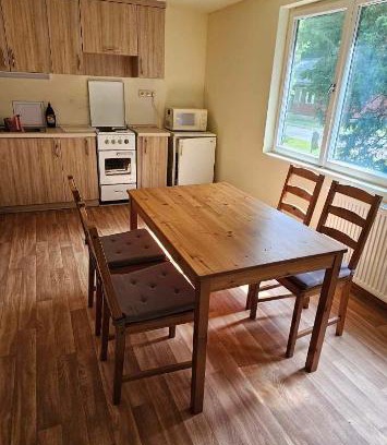 Many Apartment | Dreamy Álomvölgy: Family-Friendly with Breakfast & Hot Tub