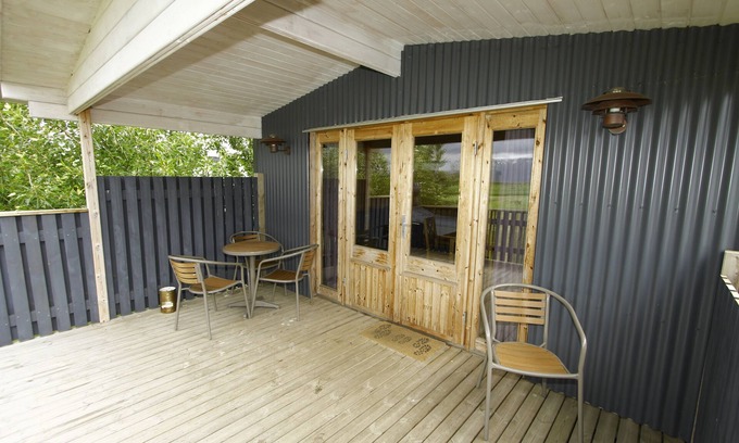 Grenivik House | Ártún Guesthouse: Family-Friendly Stay with Breakfast Included