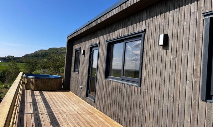 Southern Region Apartment | Family-Friendly Ásólfsstaðir with Inviting Hot Tub Retreat