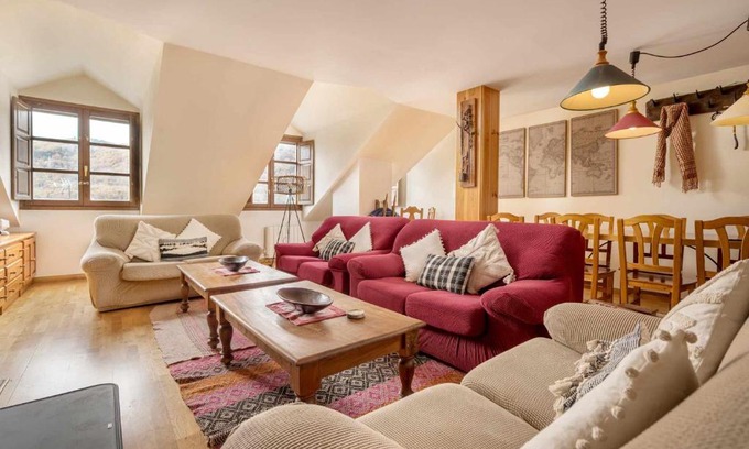 El Pueyo de Jaca Apartment | Family-Friendly Ático A Residencial Caldares El Pueyo