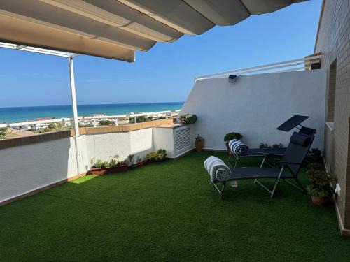 Cabanes Apartment | Experience Ático Amanecer Mediterráneo: Oceanfront Bliss