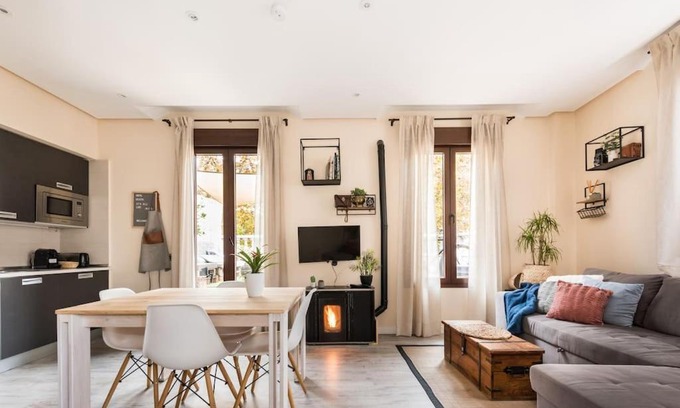Alcala de Henares Apartment | Stylish Attic with Terrace and Fireplace near University