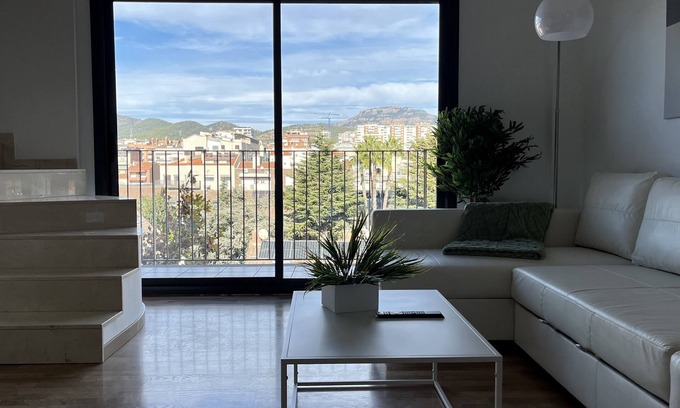 Terrassa Apartment | Stylish Ático/Dúplex with Terrace and Spa Amenities